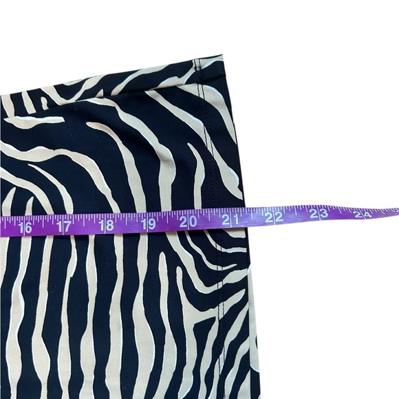 J. Mclaughlin zebra print Durham ruffled Catalina Cloth 3/4 sleeve tee Size XS - Picture 6 of 9